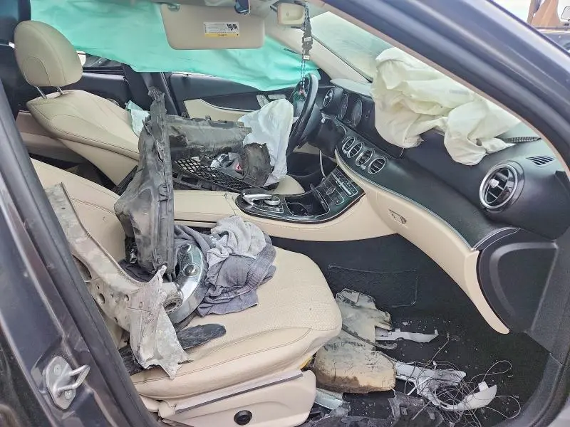 2017 MERCEDES-BENZ E 300 4MATIC  