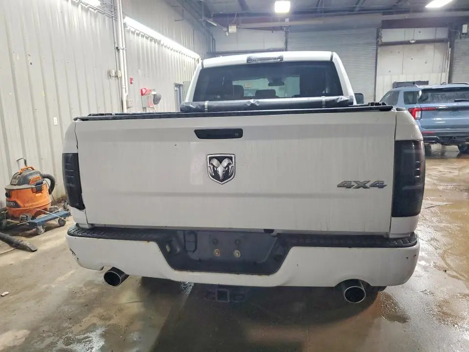 2014 RAM 1500 ST  