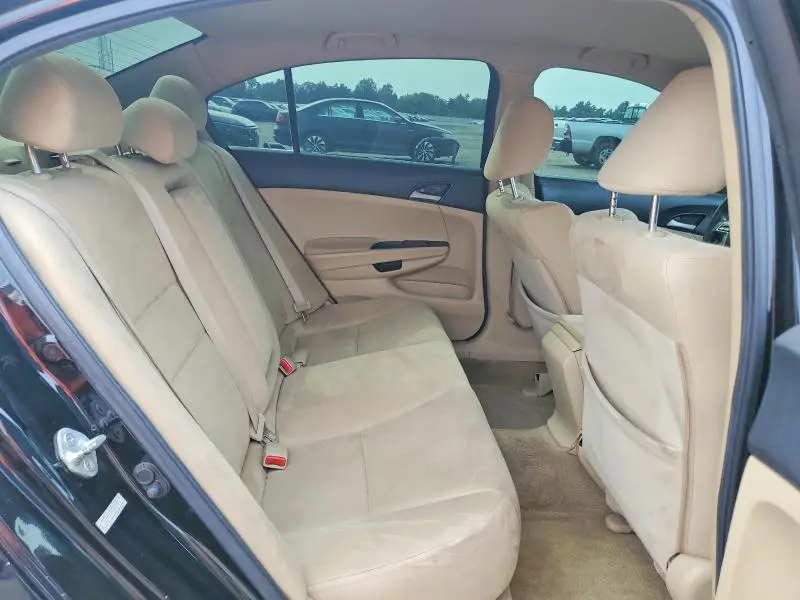 2011 HONDA ACCORD LXP  
