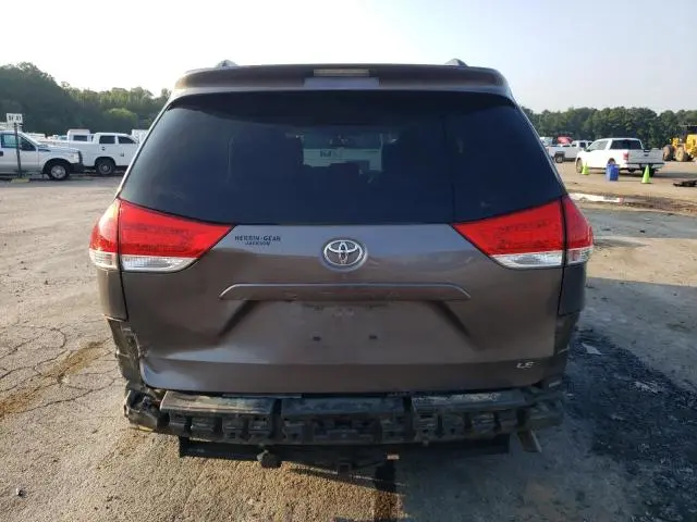 2011 TOYOTA SIENNA LE