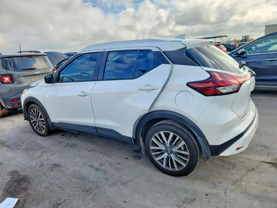 2023 NISSAN KICKS SV  