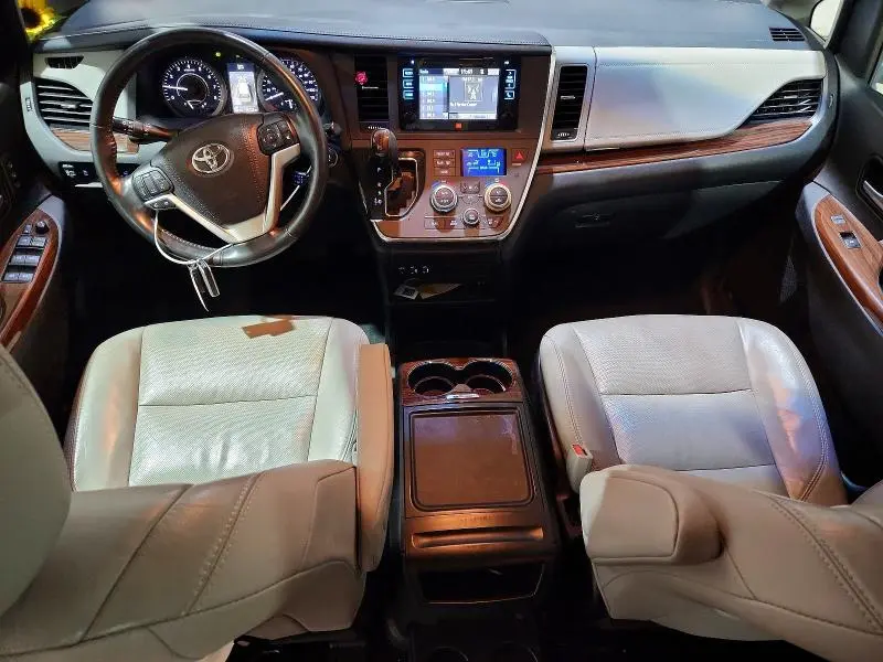 2017 TOYOTA SIENNA LIMITED 7-PASSENGER  