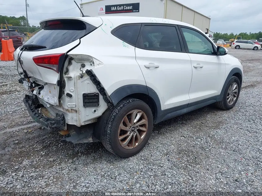 2017 HYUNDAI TUCSON SE