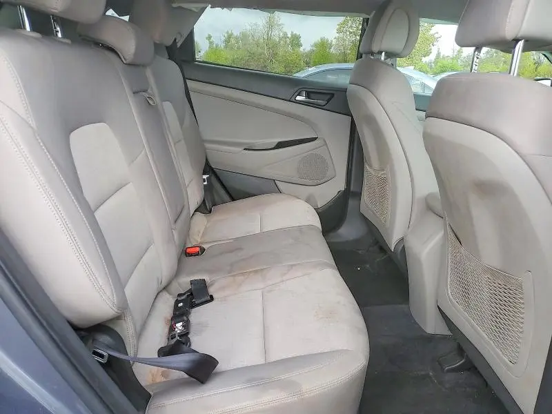 2016 HYUNDAI TUCSON SE  