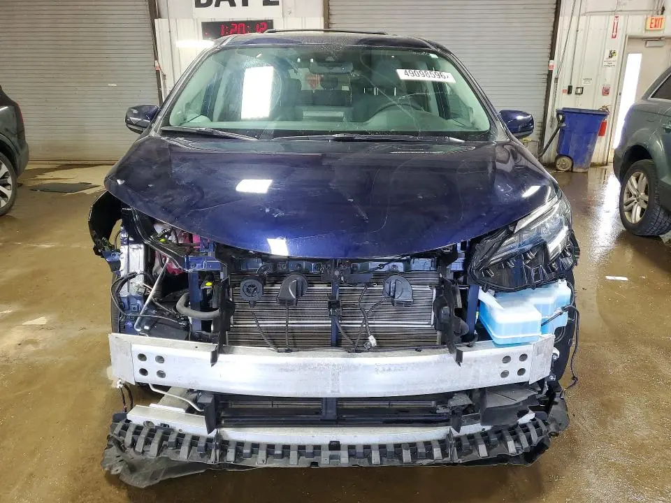 2024 TOYOTA SIENNA XLE 7-PASSENGER  