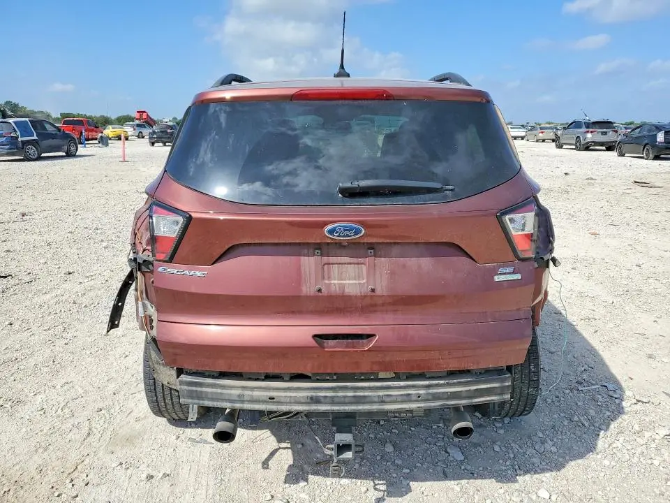2018 FORD ESCAPE SE  