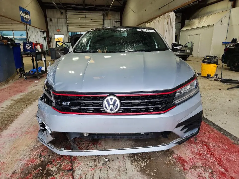 2018 VOLKSWAGEN PASSAT GT  