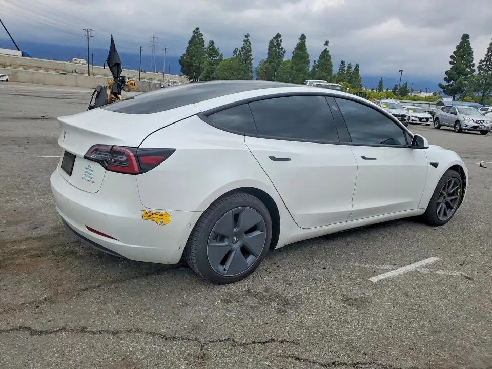2022 TESLA MODEL 3   