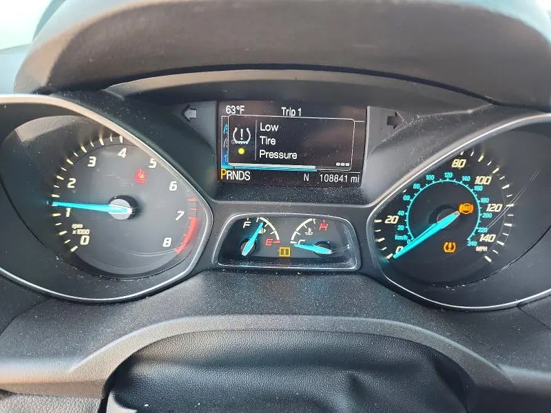 2016 FORD ESCAPE SE  