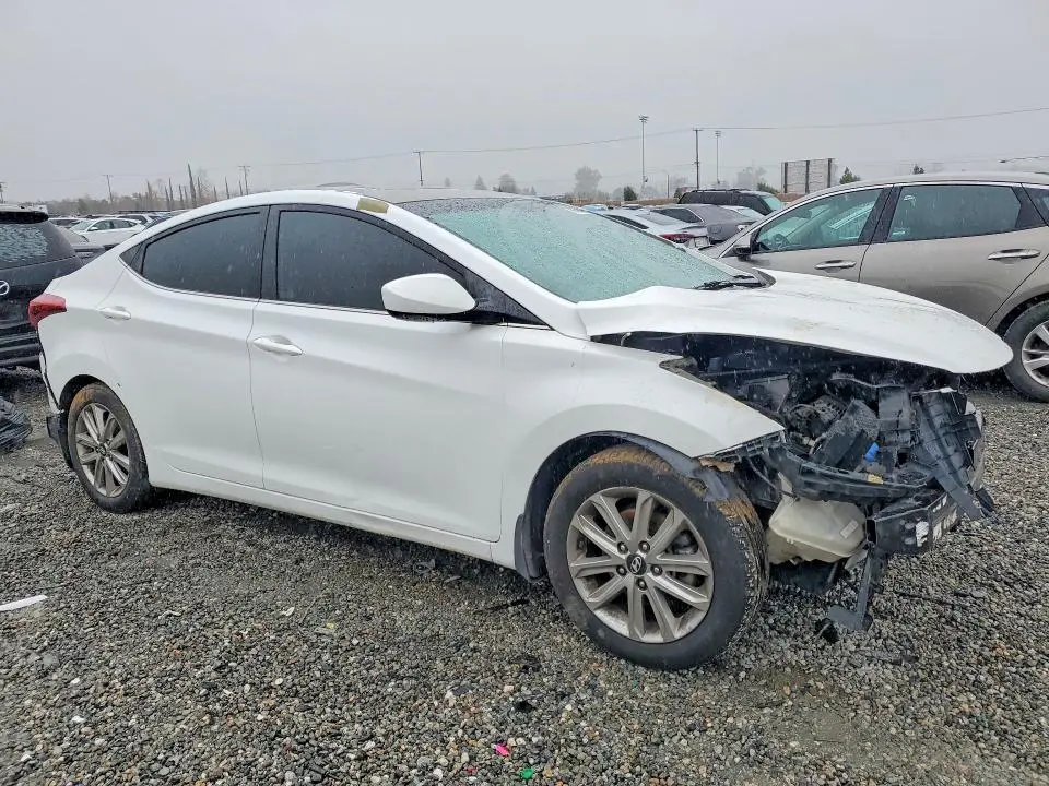 2015 HYUNDAI ELANTRA SE  