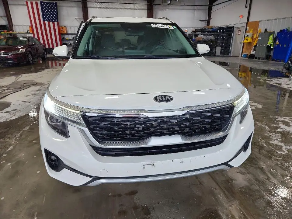 2021 KIA SELTOS EX  