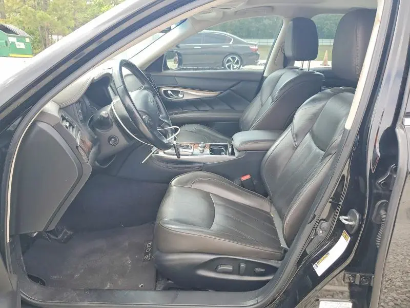 2015 INFINITI Q70 3.7  