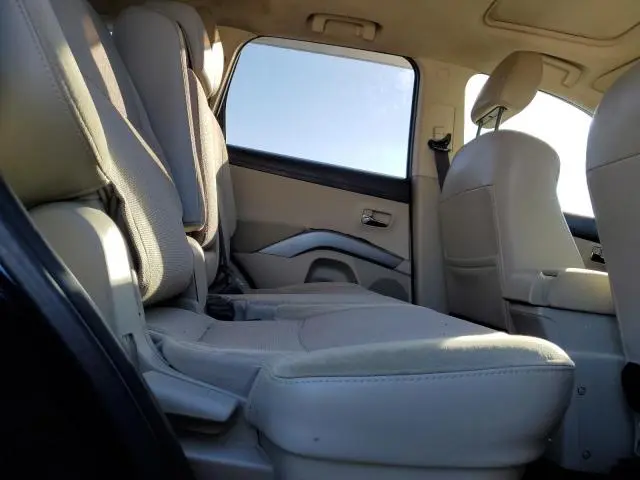 2011 MITSUBISHI OUTLANDER SE  