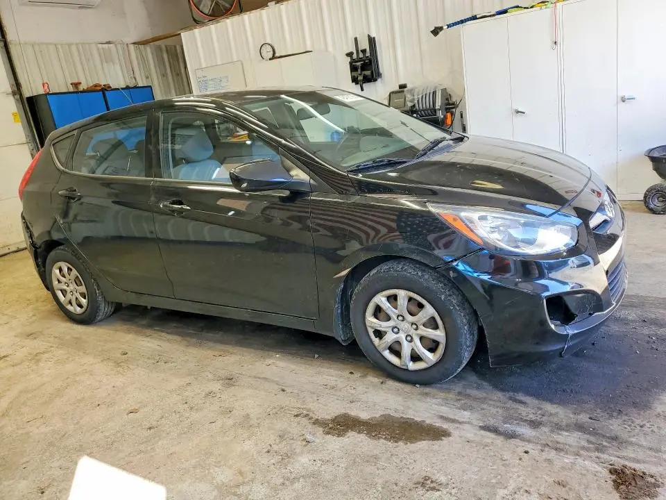 2013 HYUNDAI ACCENT GS  
