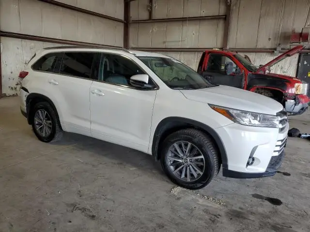 2017 TOYOTA HIGHLANDER SE  