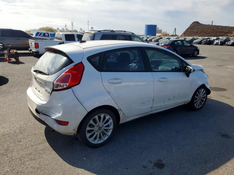 2014 FORD FIESTA SE  