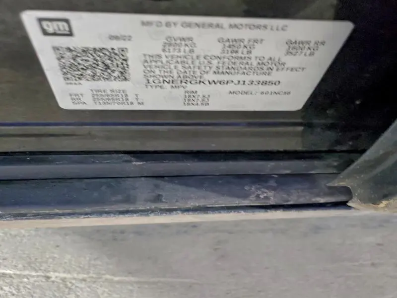 2023 CHEVROLET TRAVERSE LT  