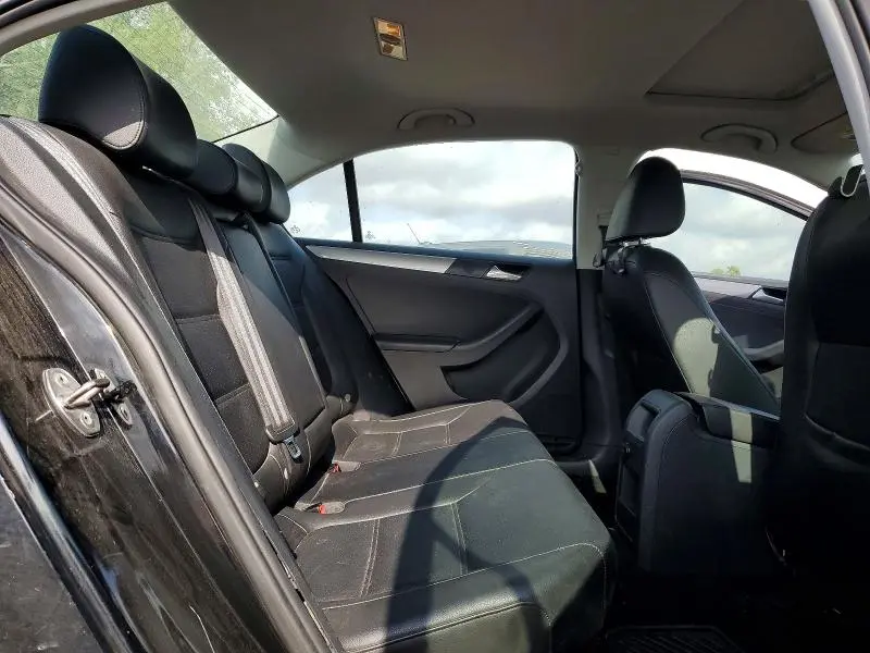 2017 VOLKSWAGEN JETTA SE  
