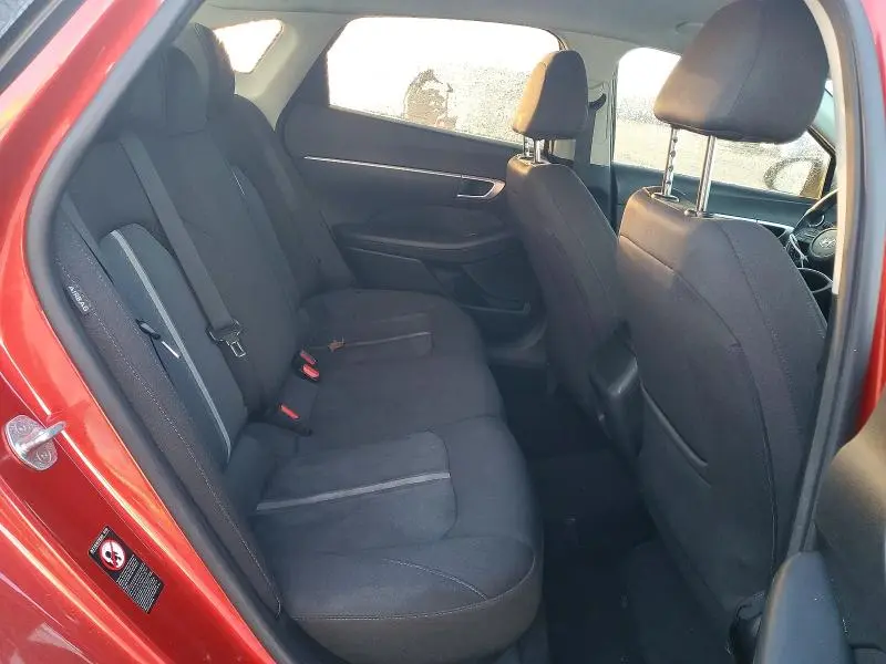 2022 HYUNDAI SONATA SE  