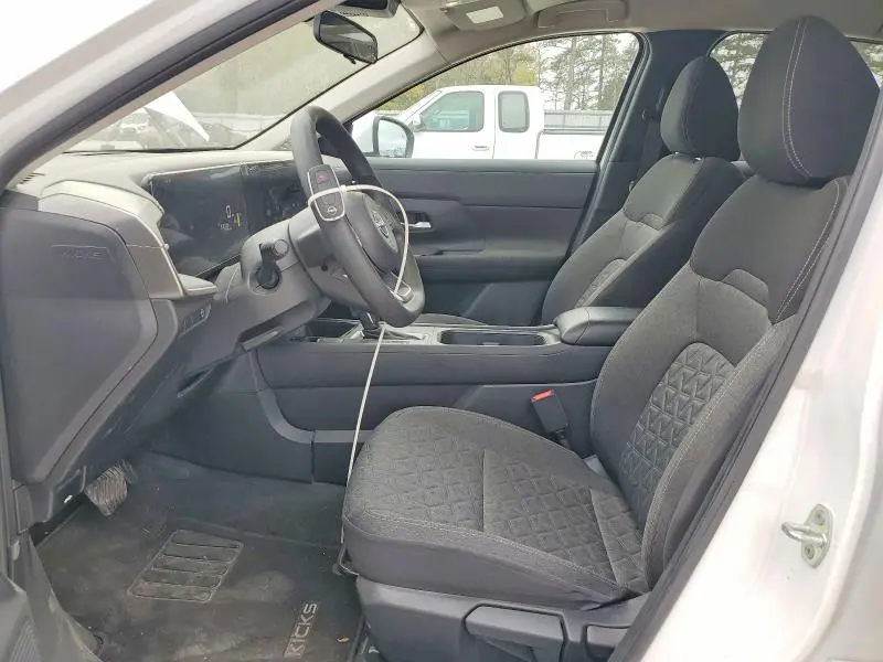 2025 NISSAN KICKS SV  