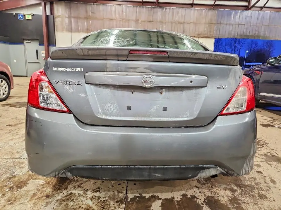 2018 NISSAN VERSA SV  