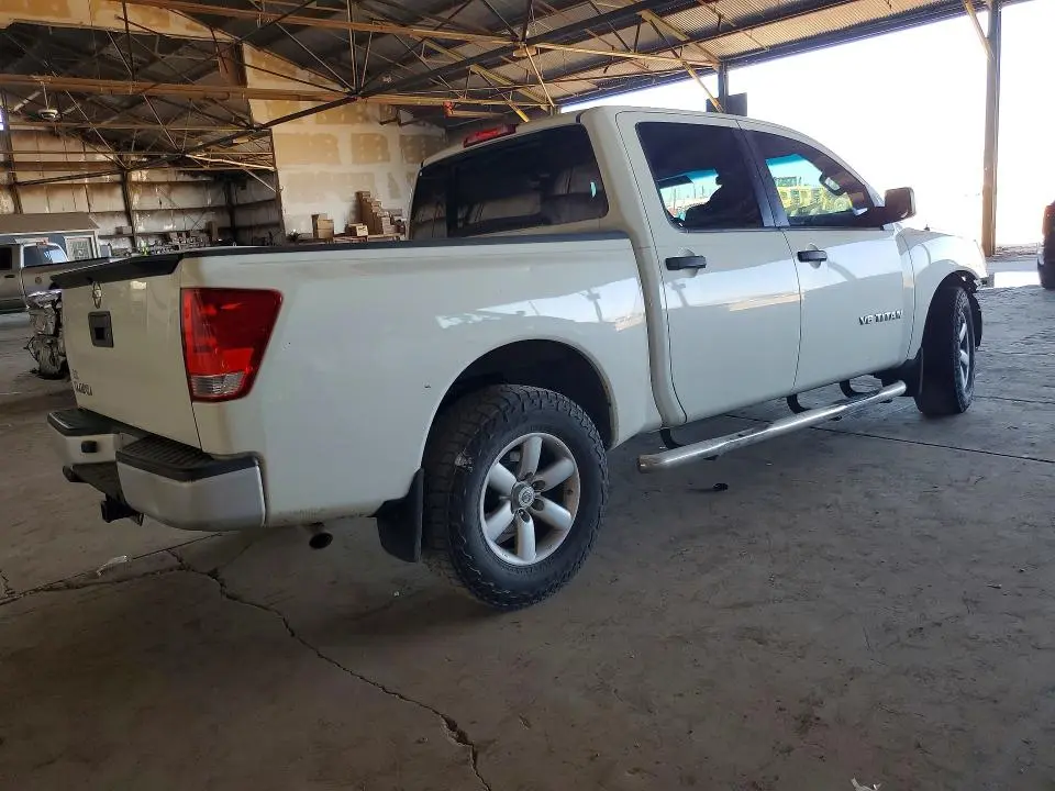 2014 NISSAN TITAN S  