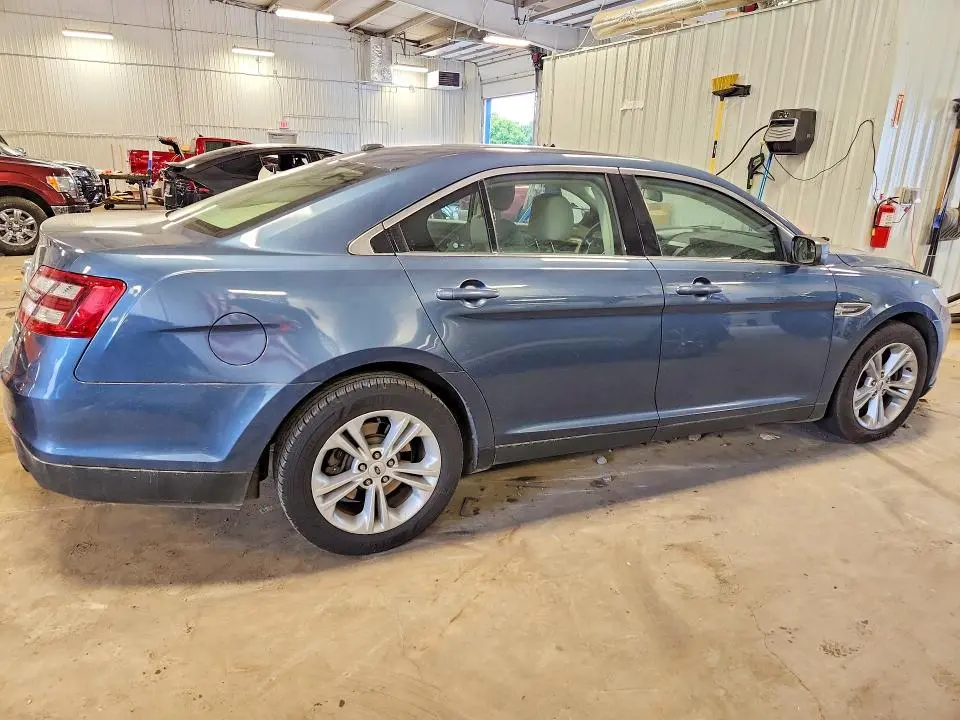2018 FORD TAURUS SE  