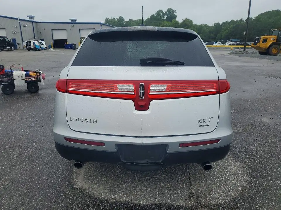 2013 LINCOLN MKT   