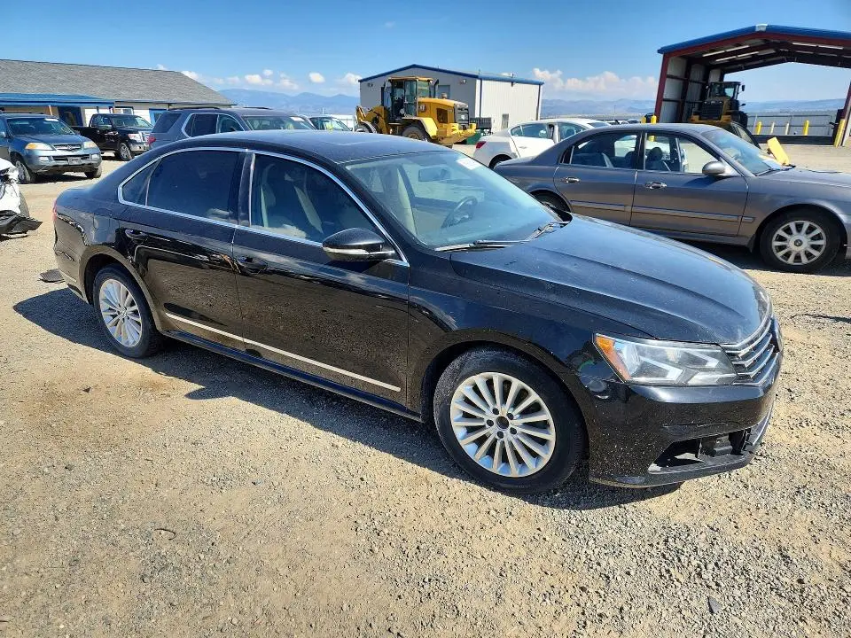 2016 VOLKSWAGEN PASSAT SE  