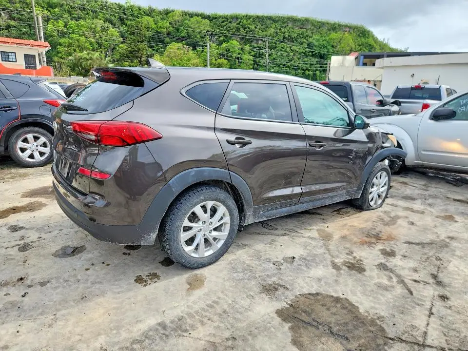 2020 HYUNDAI TUCSON SE  
