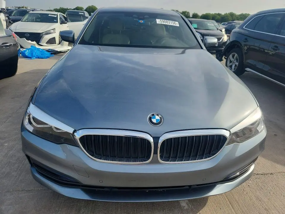 2019 BMW 530   