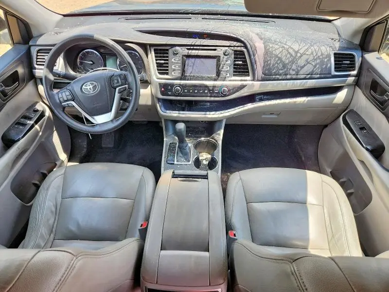 2014 TOYOTA HIGHLANDER LE  