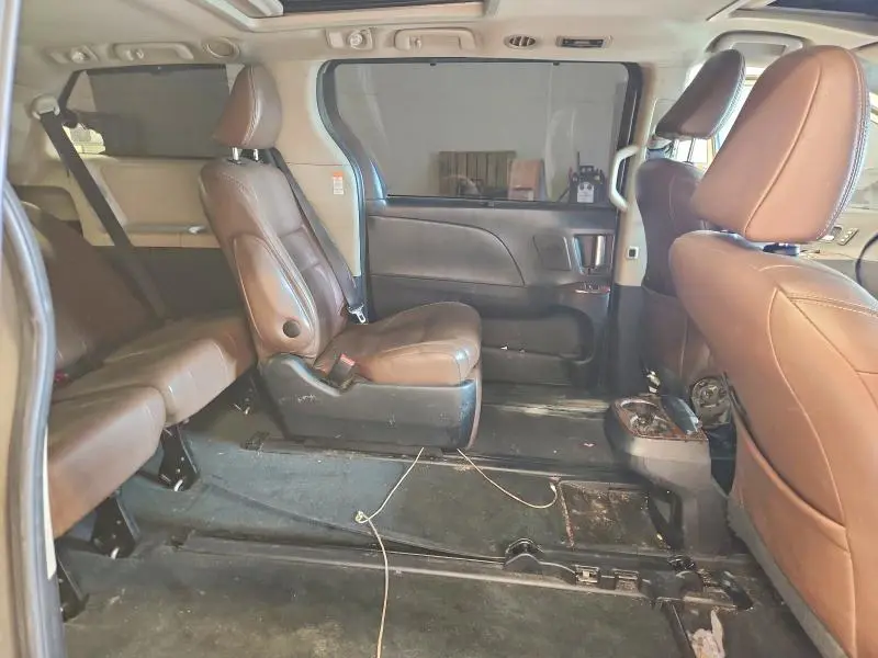 2015 TOYOTA SIENNA LIMITED 7-PASSENGER  