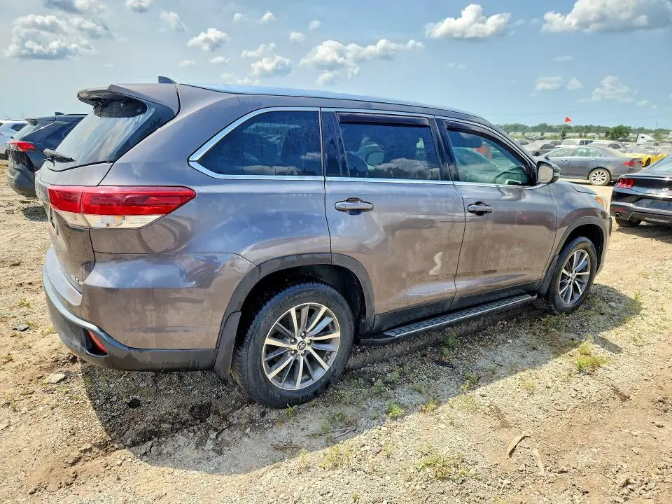 2019 TOYOTA HIGHLANDER XLE  