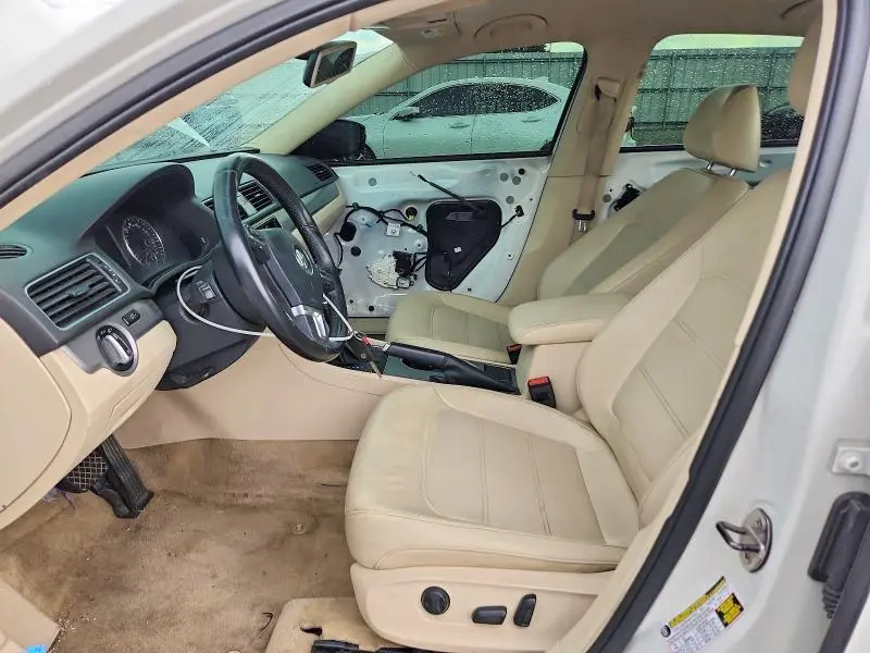 2014 VOLKSWAGEN PASSAT SE  