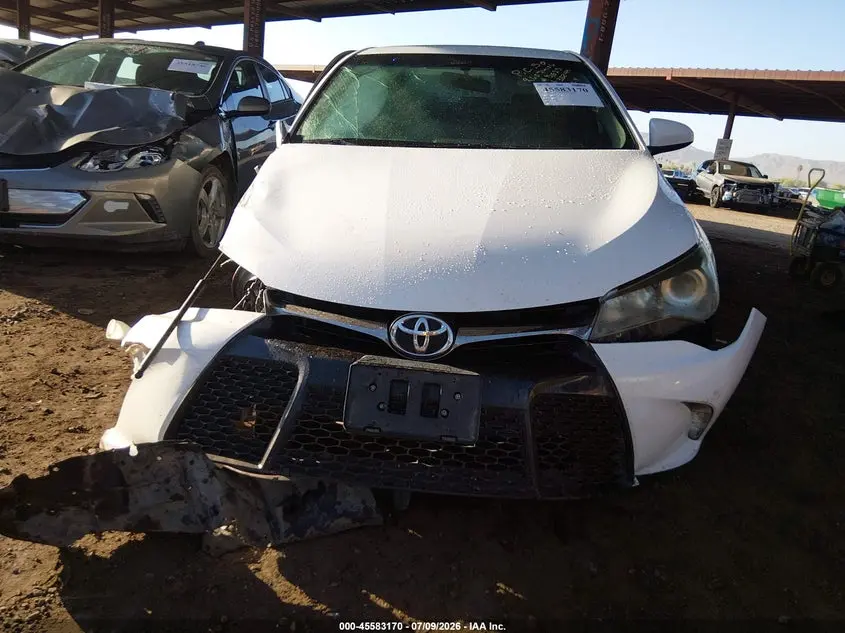 2017 TOYOTA CAMRY SE