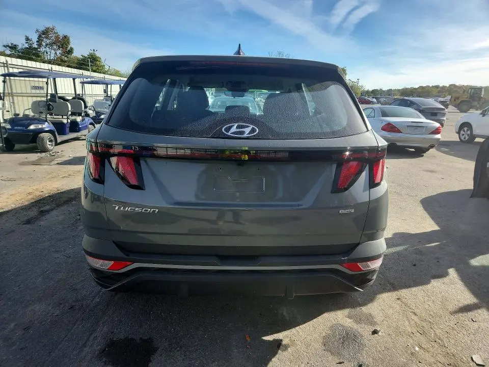 2024 HYUNDAI TUCSON SE  