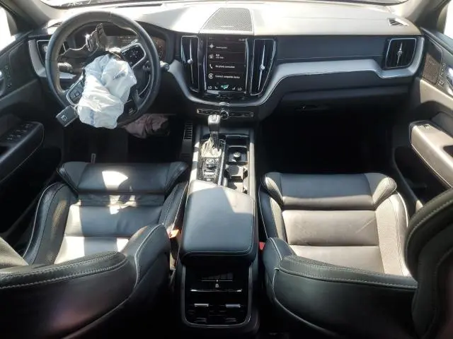 2020 VOLVO XC60 T5 R-DESIGN  
