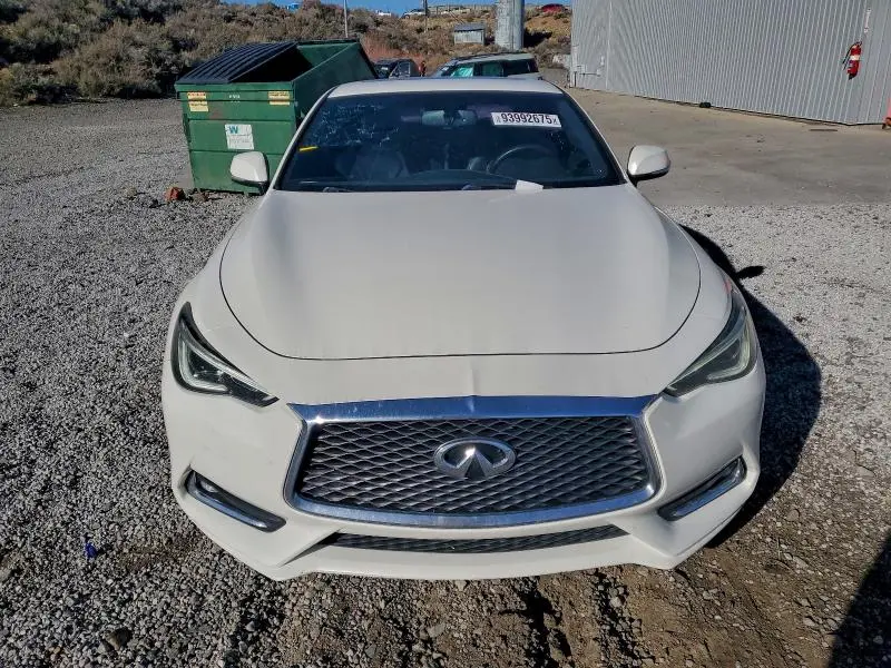 2018 INFINITI Q60 LUXE 300  