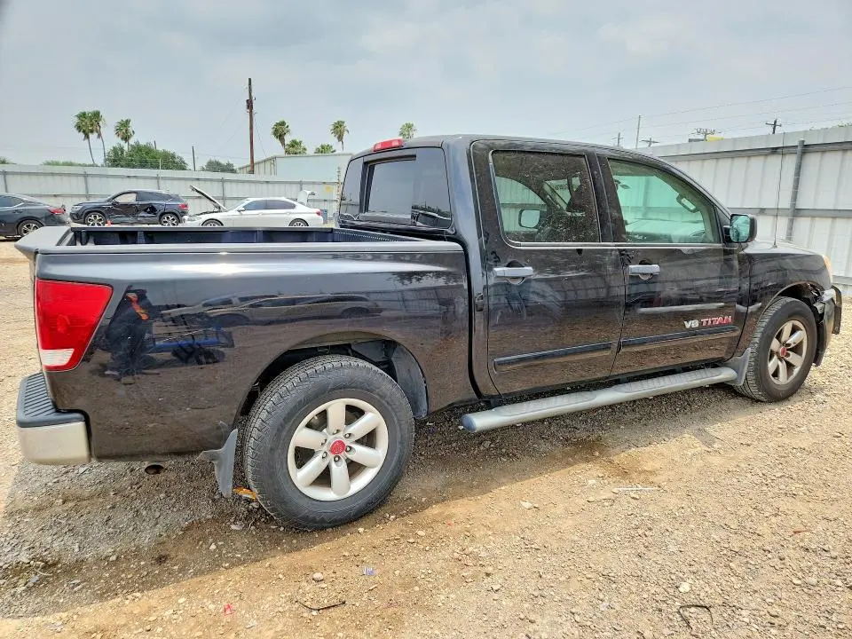 2014 NISSAN TITAN SV  