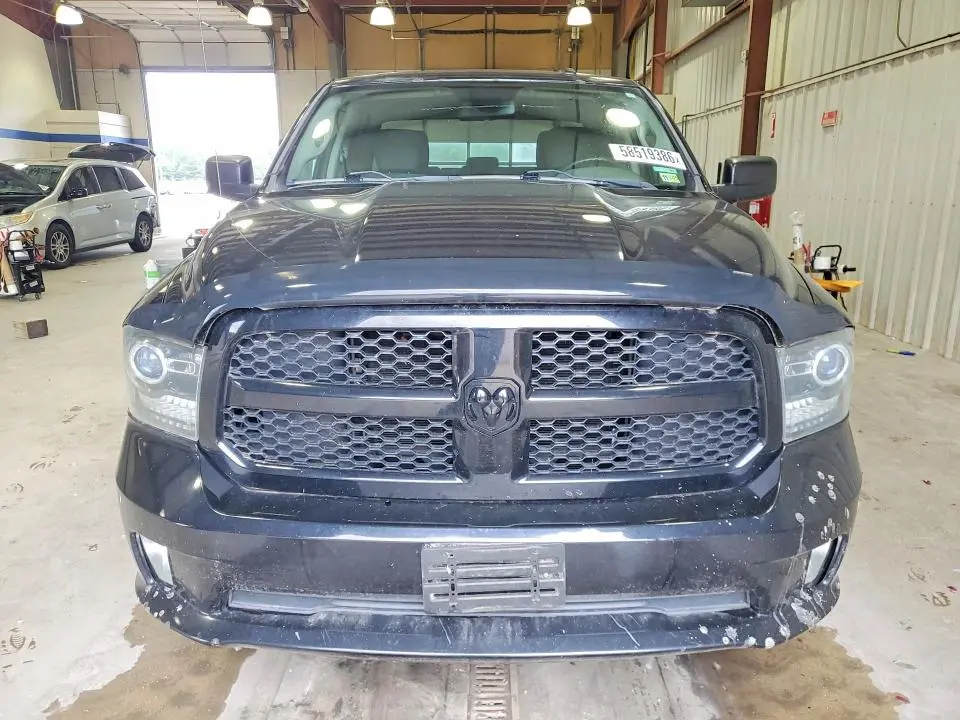 2014 RAM 1500 ST  