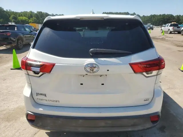 2017 TOYOTA HIGHLANDER SE  