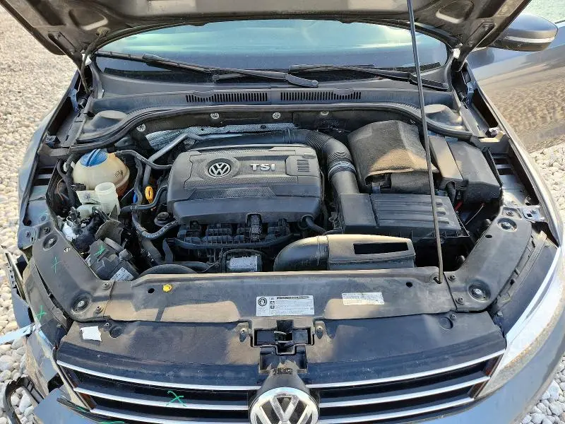 2015 VOLKSWAGEN JETTA SE  