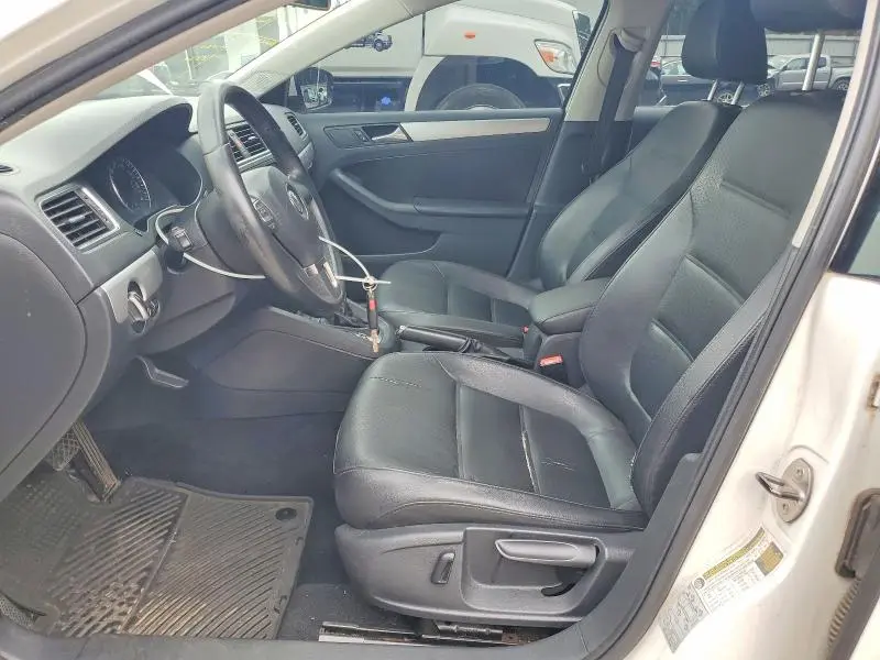 2013 VOLKSWAGEN JETTA SE  