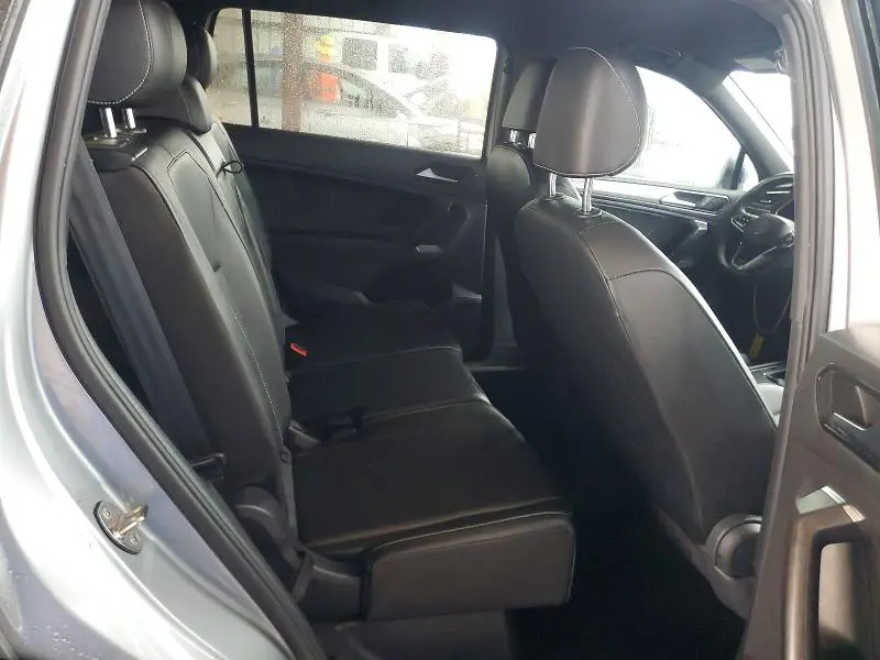 2022 VOLKSWAGEN TIGUAN SE R-LINE BLACK  