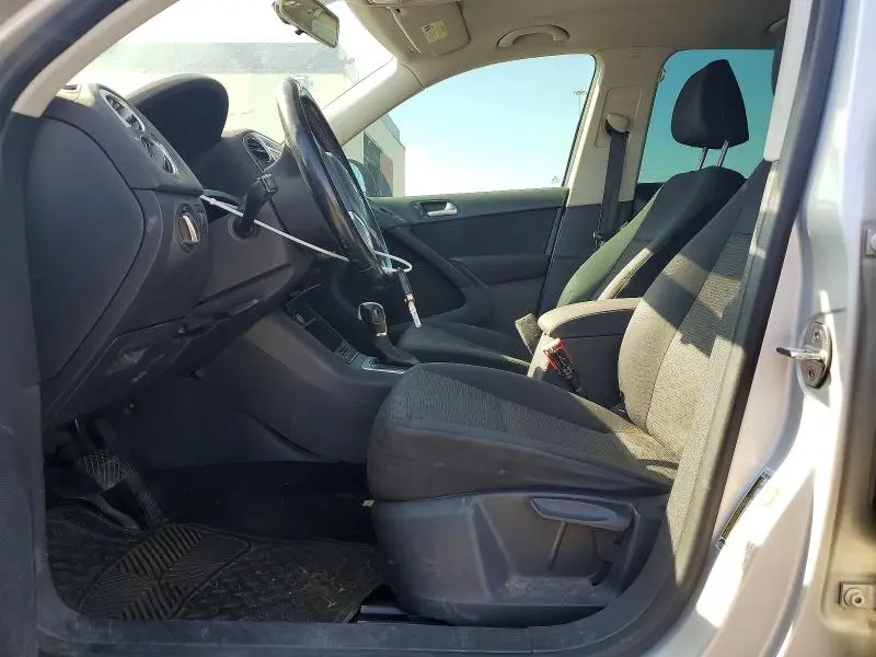 2014 VOLKSWAGEN TIGUAN S  
