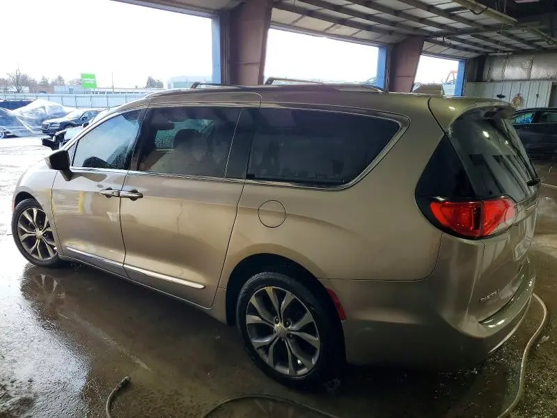 2017 CHRYSLER PACIFICA LIMITED  