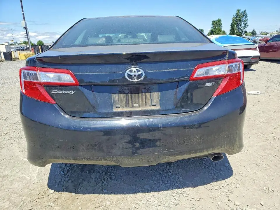2013 TOYOTA CAMRY SE  