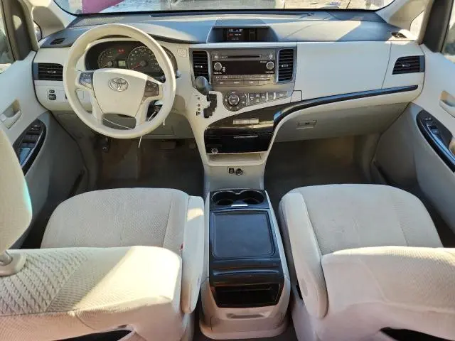 2013 TOYOTA SIENNA LE  
