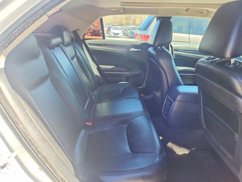 2016 CHRYSLER 300 LIMITED  